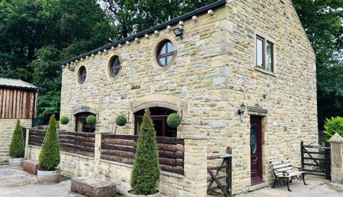 Pingle Nook Barn, Denby Dale - luxury accommodation on the farm