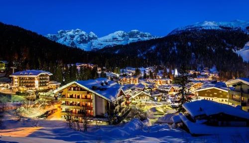 Pinzolo Centro - Baita Spaziosa con Vista sui Monti