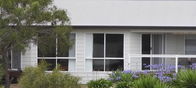 Pisces - Seaside serenity. 100 metres to a safe, secluded, family friendly beach