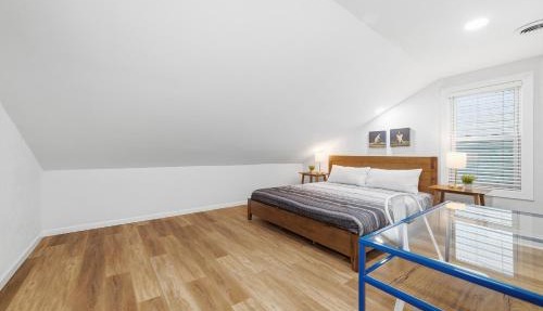 Pittsburgh Millvale E Modern and Quiet Private Bedroom with Shared Bathroom