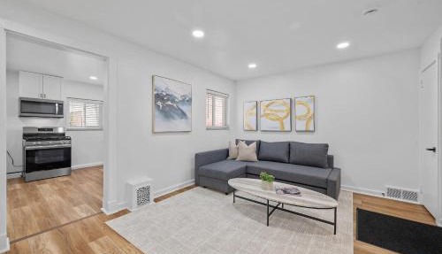 Pittsburgh Millvale Modern and Cozy 1 Bedroom Apartment with Parking
