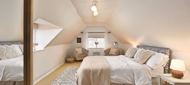 Plum Pudding Stables by Bloom Stays - sleeps 2 guests in 1 bedroom