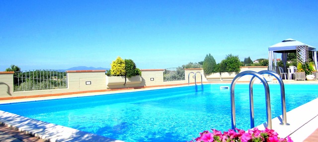 POGGIO ALLA CAVALLA FARMHOUSE with swimming pool in the heart of Tuscany