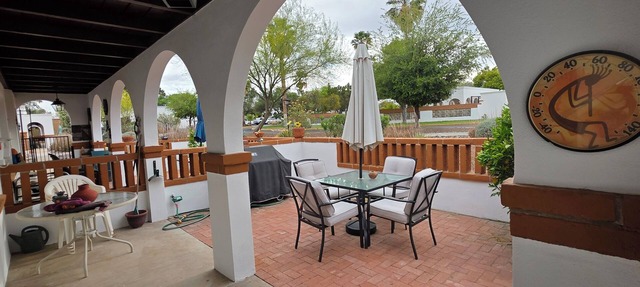 POOL in Front & Full Size Washer/Dryer