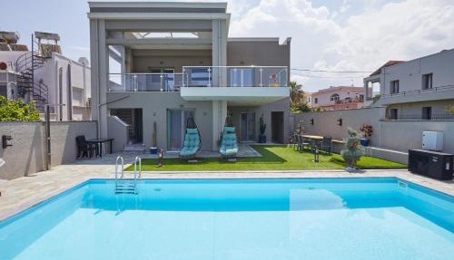 Poolside at Vrontados