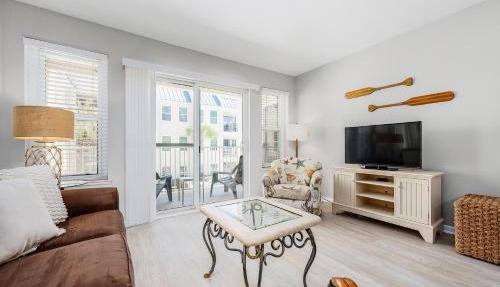 Poolside Villas 209