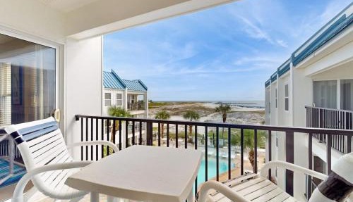 Poolside Villas 306