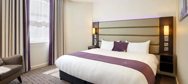 Premier Inn Farnborough West - Southwood