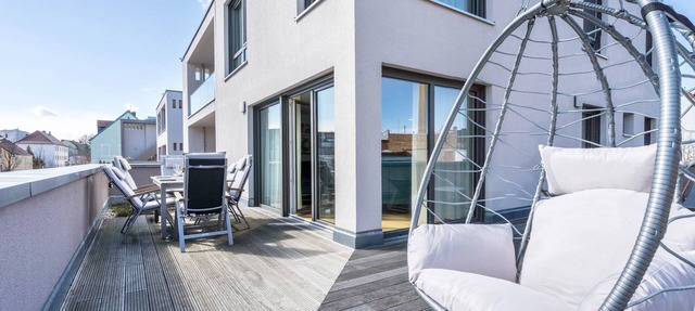 Premium Apartment 'Ernst' 150m², 3 bedrooms, central location, balcony