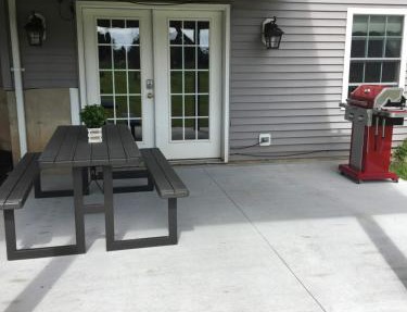 Privacy, entertainment, comfort galore 2 BR LR 1BA Home Theater, Pool Table