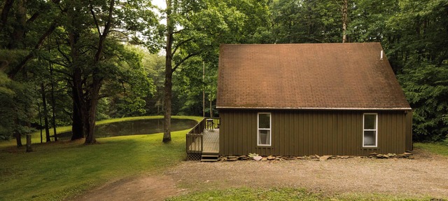 Private 3-Bedroom Cabin in the Woods: Hot Tub and Pond