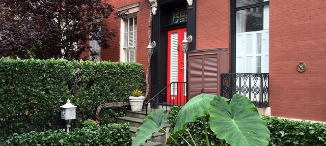 Private Apt. in Historic Home: Walk to Monuments, Museums & Convention Center.