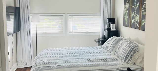 Private bedroom with bathroom-private entrance