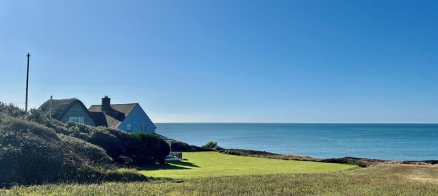 Private detached cottage to rent on Chesil Beach