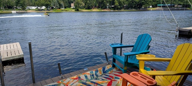 Private Dock! Golf, Hot Tub, Riverfront - Near to 6 Flags, Lake George, West Mtn