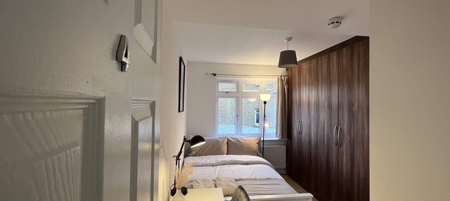 Private Double Room Mins To Central w Elizabeth L.