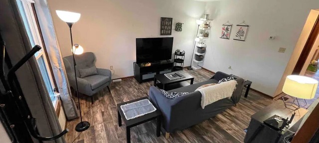 Private duplex in Roxbury near Hospital/Arena - Pet Friendly
