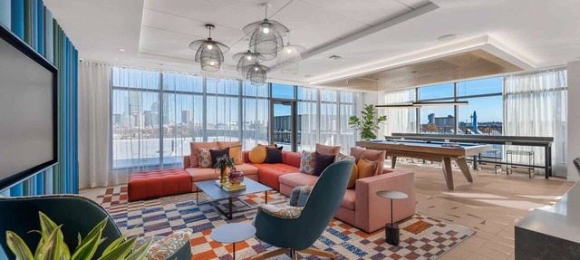 Private Modern Apt with Kitchen and Gym