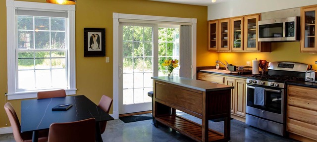 Private Modern Home w/Rooftop Deck, EV Charger