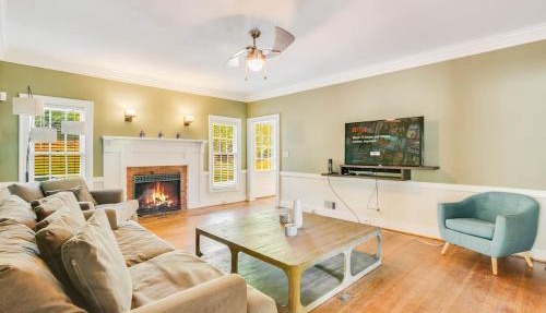 Private Pool Getaway 5BR Family Home