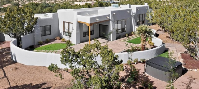 Private Pool + Mountain Views -Retreat Near ABQ