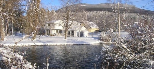 Private River Waterfront BattenKill Romantic historical home, kayak, fly fishing