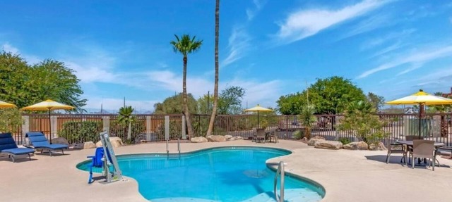 Private Room w/Refrigerator + Microwave Close to Tucson Spectrum Mall