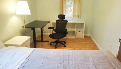 Private Room with Queen Bed and Work Station