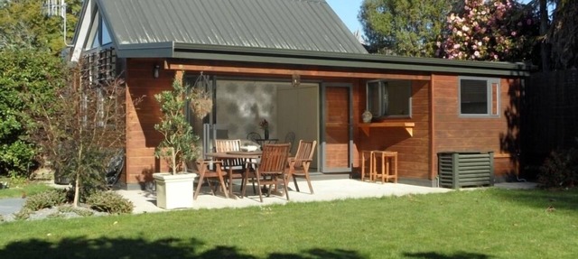 Private self-contained. Great neighbourhood location. Close forest & geothermal