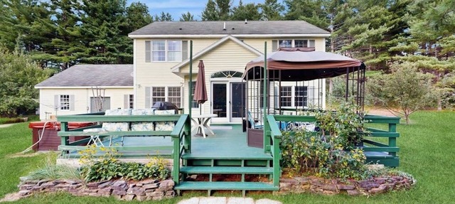 Private spacious mountain view w/beach rights, hot tub, spacious deck & firepit