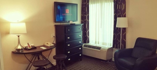 Private Studio with Gym at Wilshire Grand Hotel