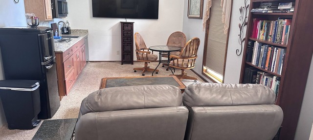 Private Suite: 2 Bedrms FamilyRoom Bath Kitchen AC