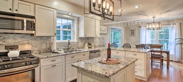 Private & Super Spacious, close to downtown N. Conway and ski.