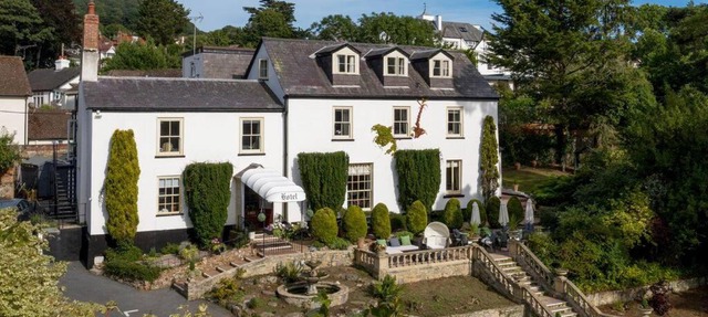 Private Use-Mount Pleasant Hotel 17 BR (sleeps32)