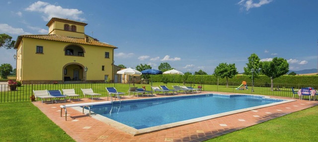 Private Villa with private pool, WIFI, A/C, TV, patio, pets allowed, panoramic view, parking