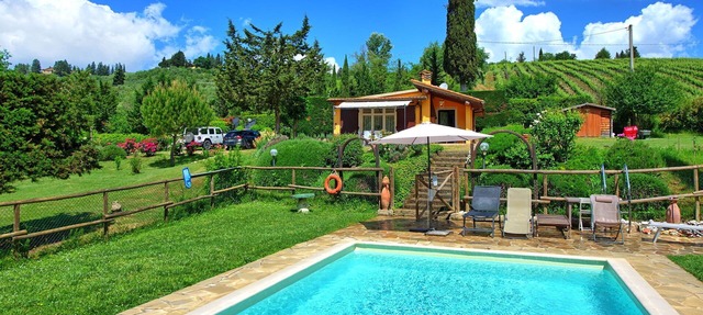Private Villa with A/C, WIFI, private pool, TV, patio, panoramic view, close to San Gimignano