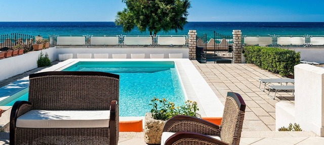 Profumo di Mare - Beachfront rental with private pool, Sicily