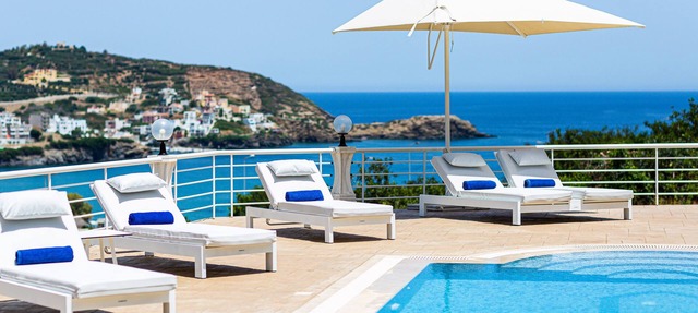 Promitheas Villa, with Pool & Heated Spa Whirlpool, ΒΒQ Facilities, Playground