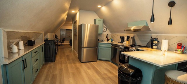 Quaint 1-bedroom studio with AC in charming Arcola in quiet neighborhood.