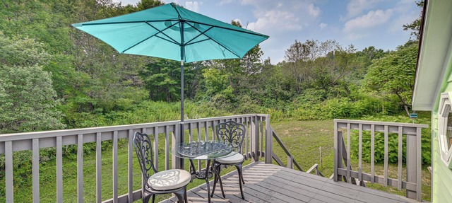 Quaint & Charming Cherry Valley Escape!