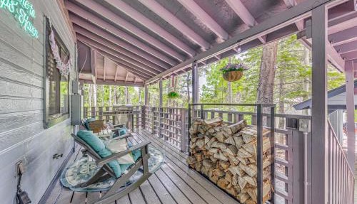 Quaint Cloudcroft Cabin w/Stunning Forest Views!