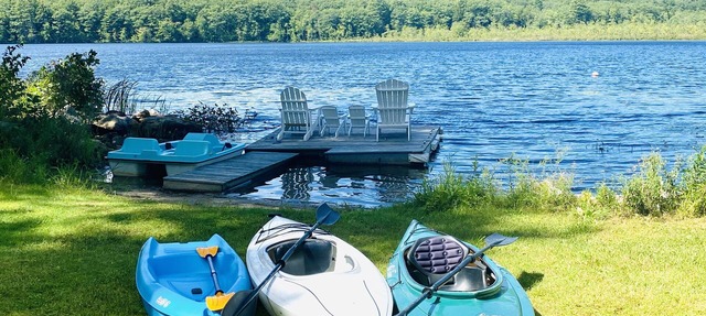 Quaint Dunbarton Waterfront Cottage