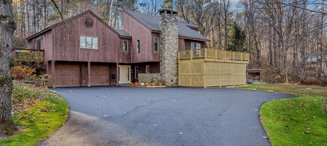 Quechee House with Hot Tub, Game Room & Golf Views