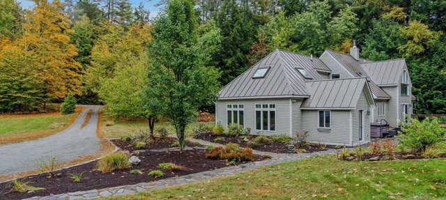 Quechee Meadows Home with Hot Tub & Kayak