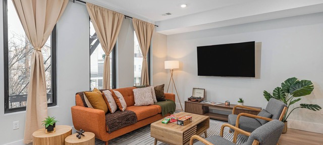Quick PATH access-NYC Metlife Stadium Traveler’s 3BR Modern Designer Home