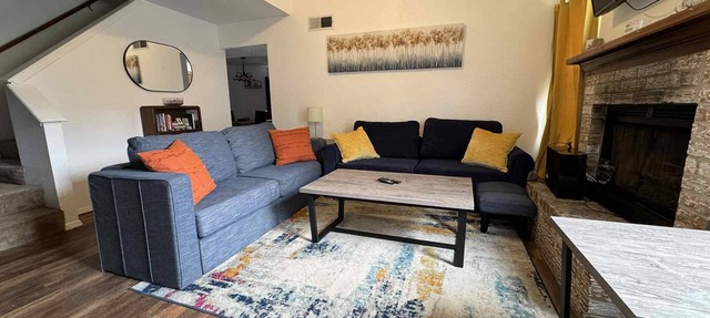 Quiet 2 bedroom in West Albuquerque close to grocery, parks, and hikes.