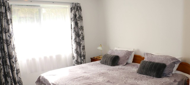 Quiet and Comfortable Main House Room with Shared Lounge