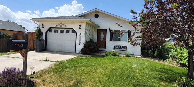 Quiet charming 3-bedroom house in central Cortez with WiFi and central air.
