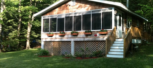 Quiet Comfortable Cabin 5 Min. Walk to Swimming and Boating