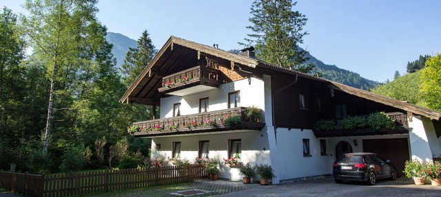 Quiet, centrally located apartment with sunny balcony